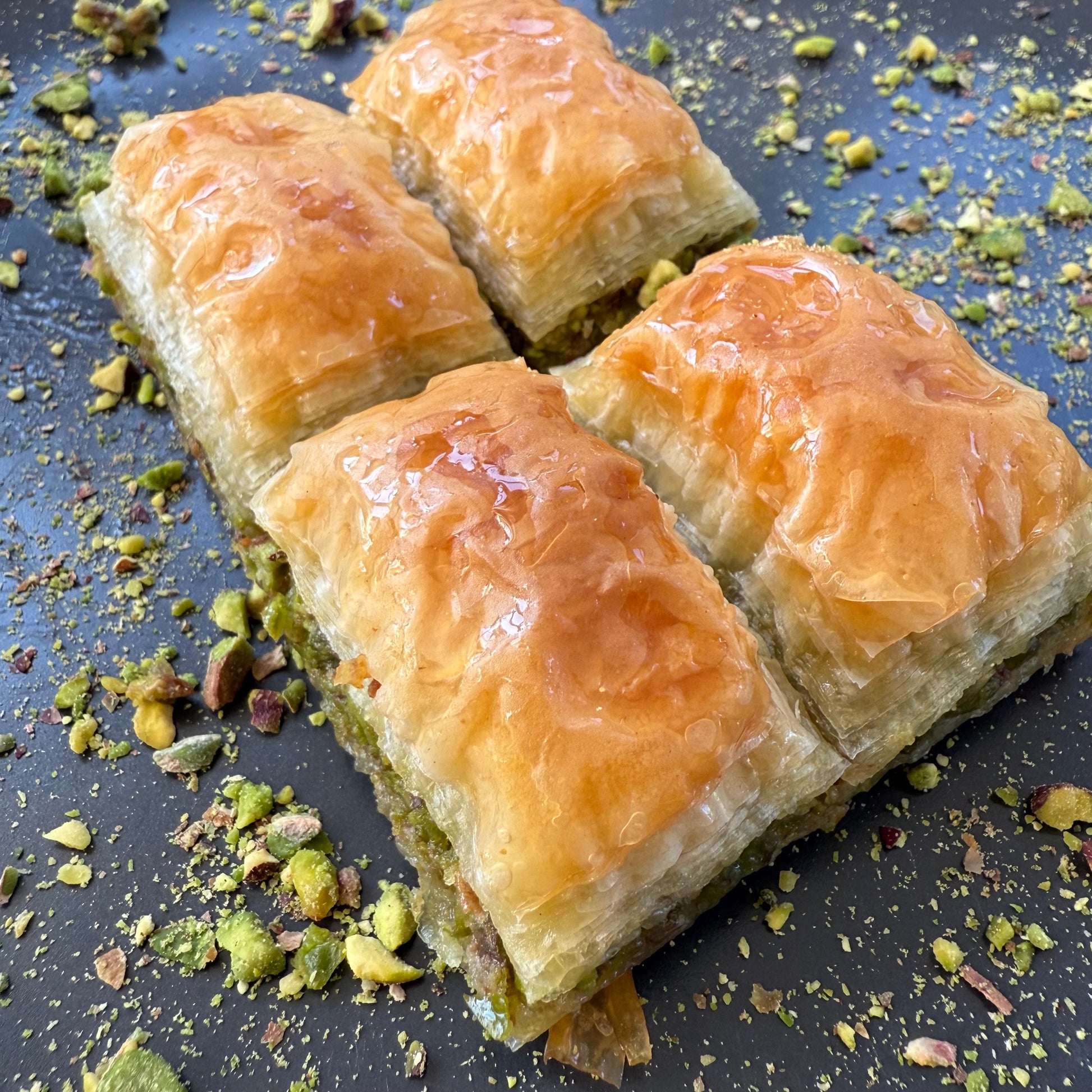 Antep tipi Klasik Fıstıklı Baklava 