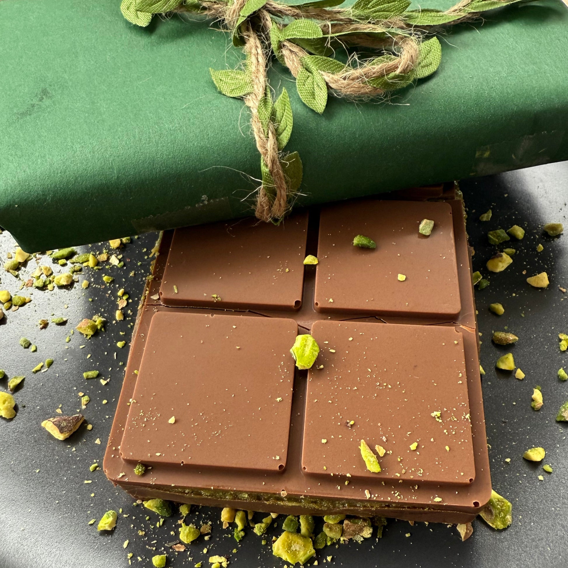 Dubai Chocolate Pistachio Bar with Beautiful Packing 